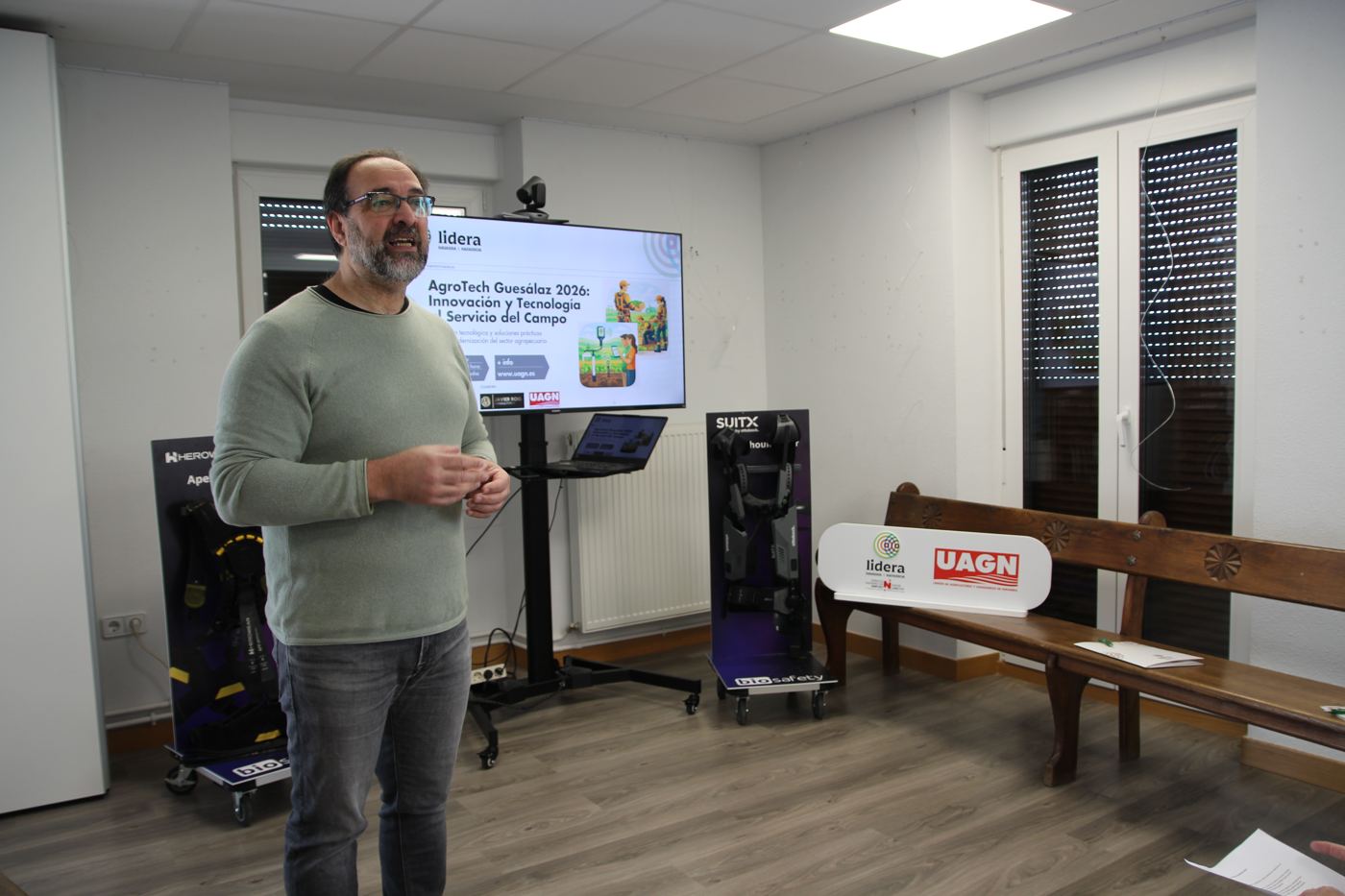 Javier Roig presentando la jornada AgroTech Guesálaz 2026